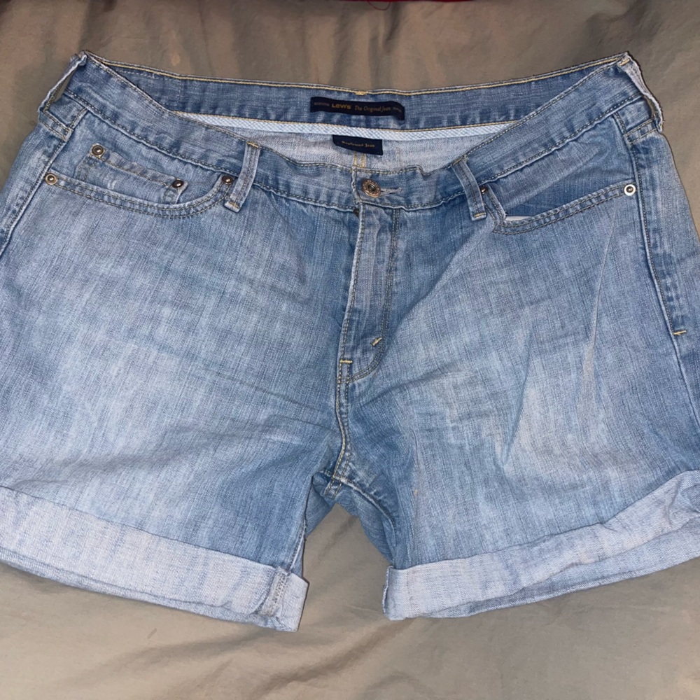 Levi’s shorts